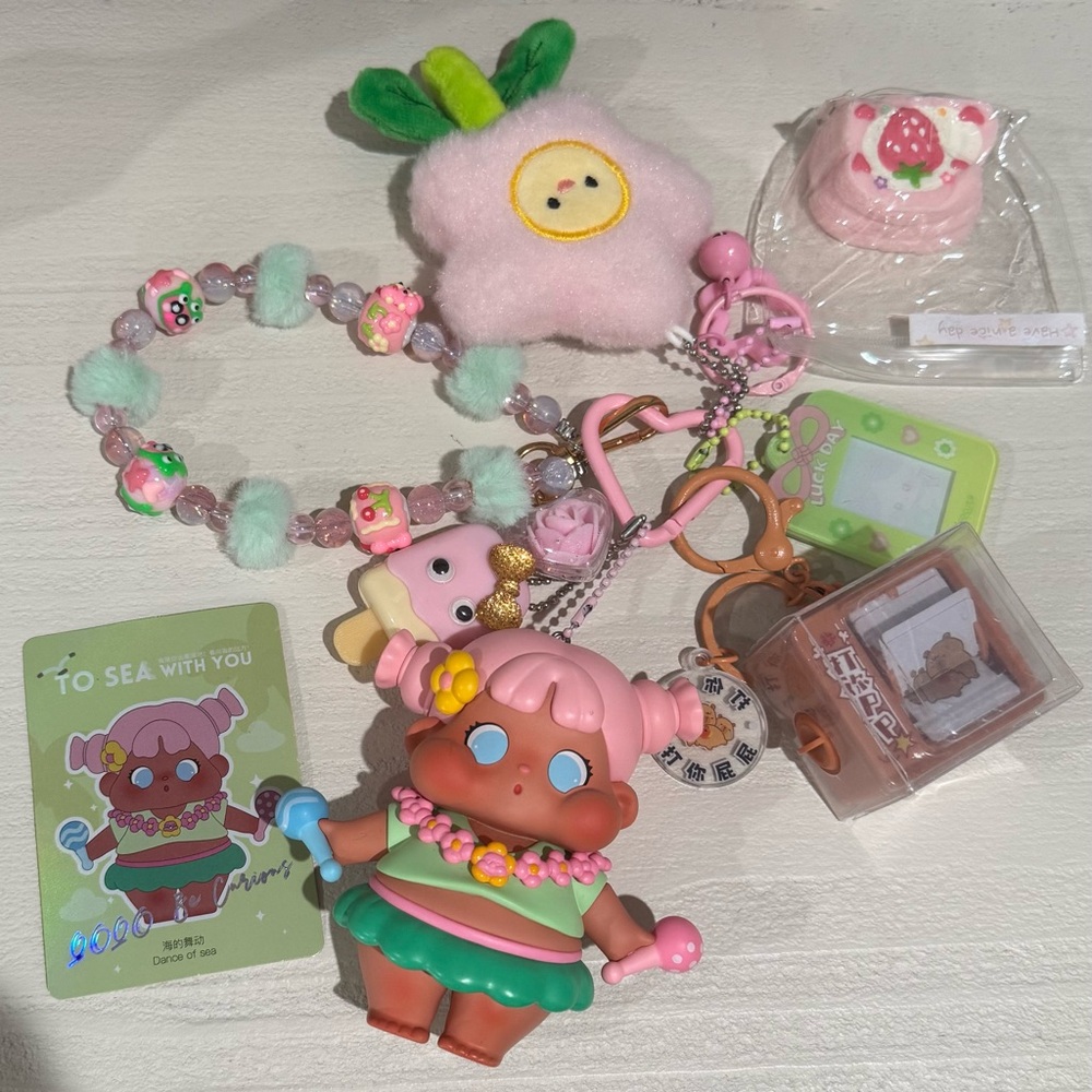 Popmart “Qoqo” charm set!